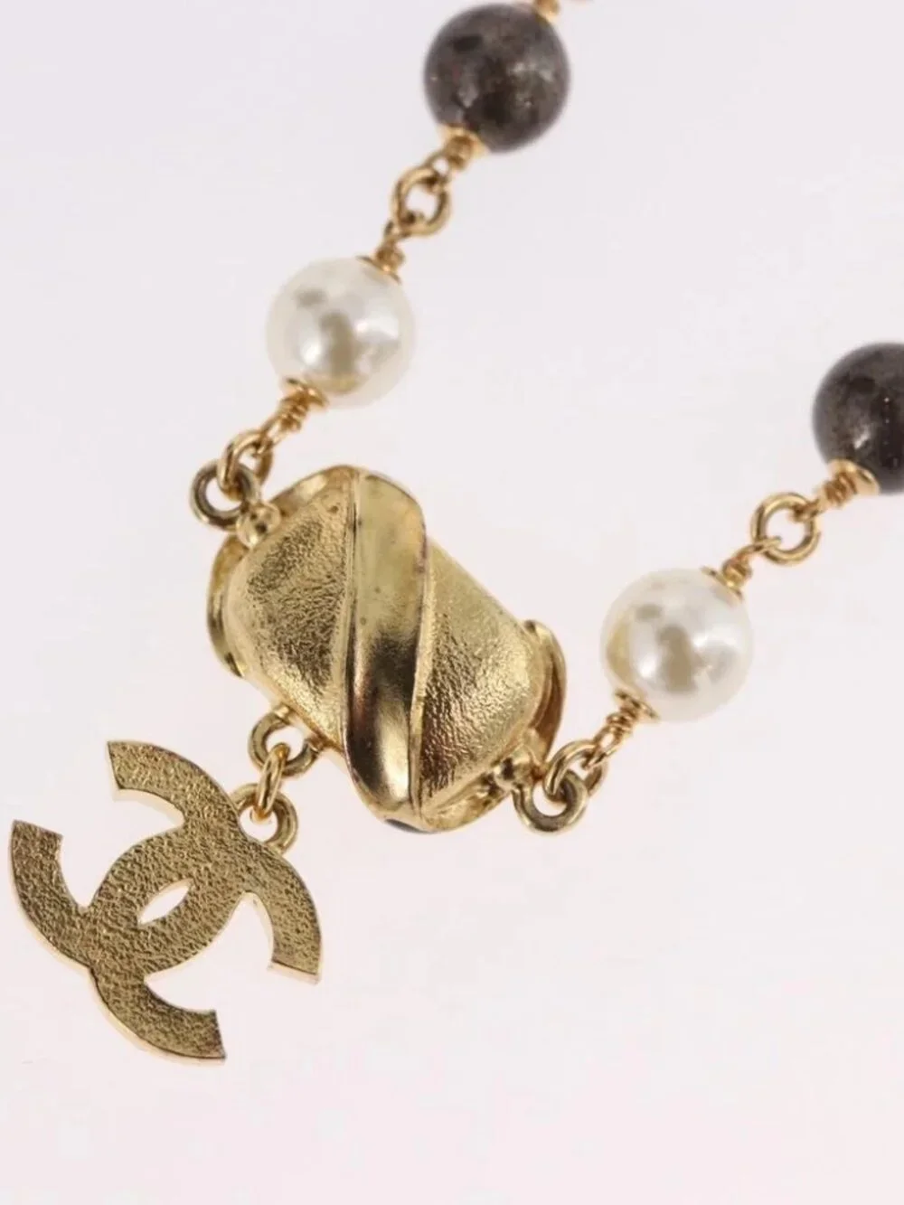 CHANEL Necklace metal Gold CC Auth 185852M